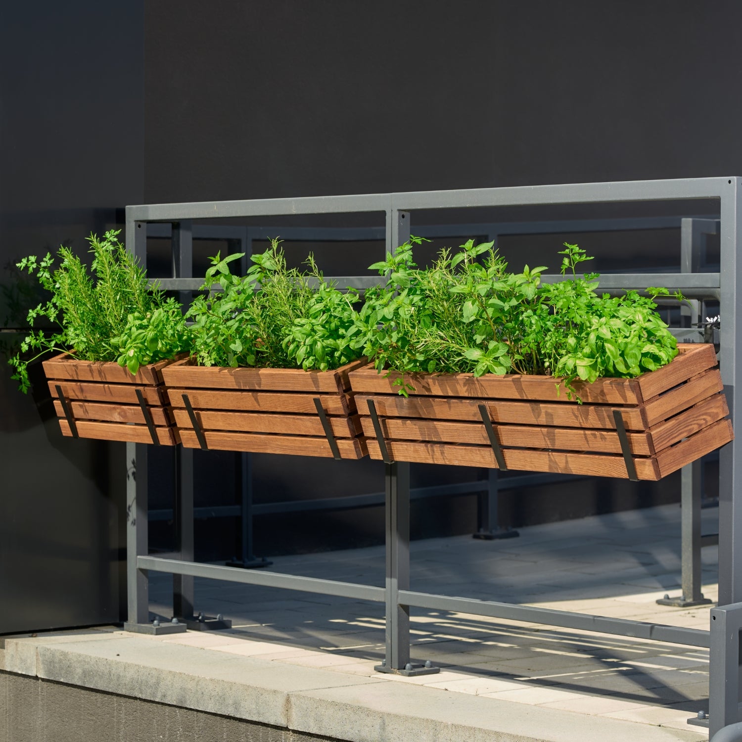 Balkonový květináč 65 cm hnědý + 11 l vložka balkon terasa zahrada