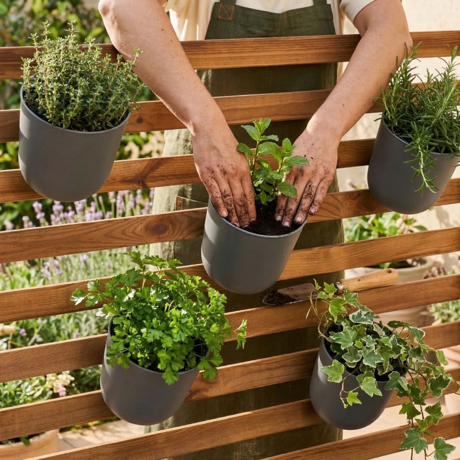 Mini doniczka naścienna 14x15cm - Donica do pergoli