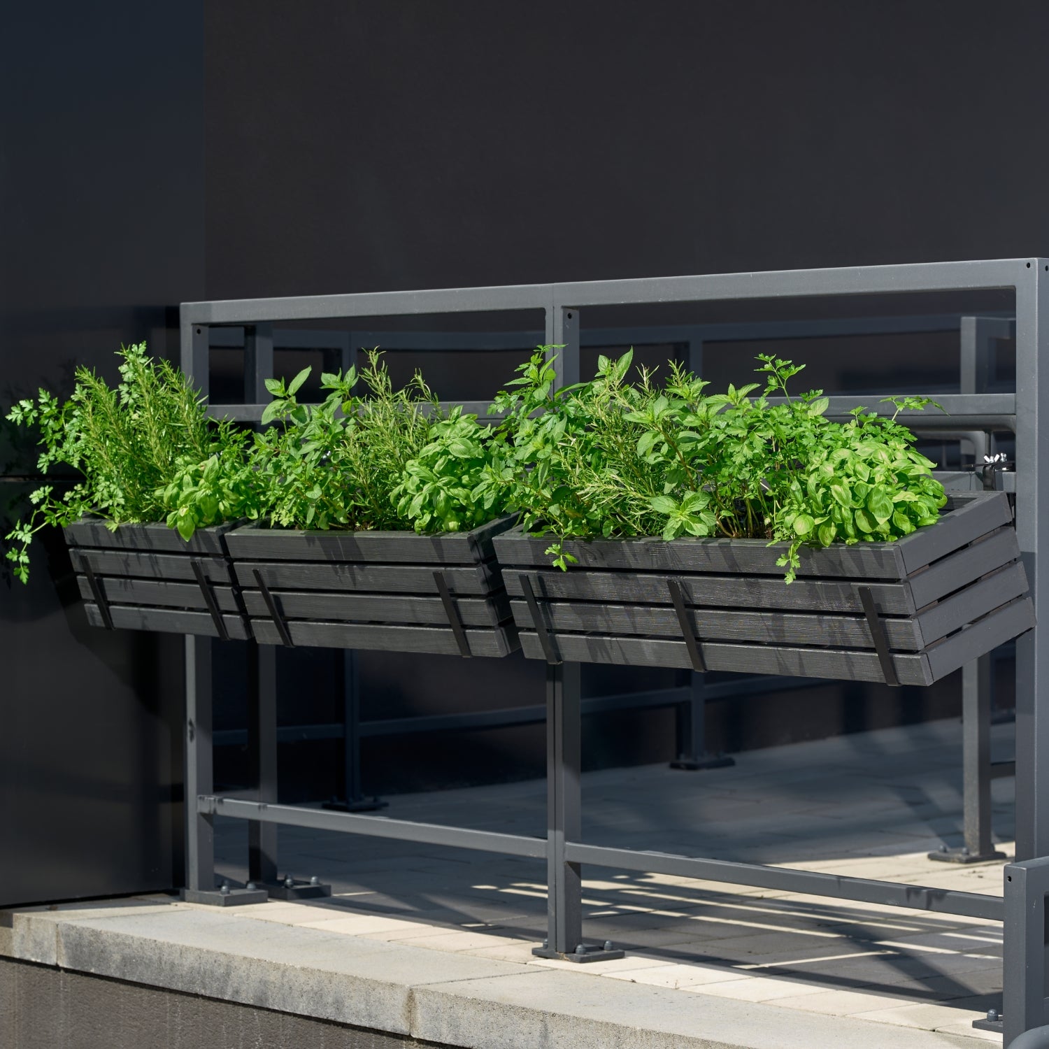 Balkon-Blumentopf 86 cm anthrazit + 14 l Einsatz für Balkon, Terrasse und Garten