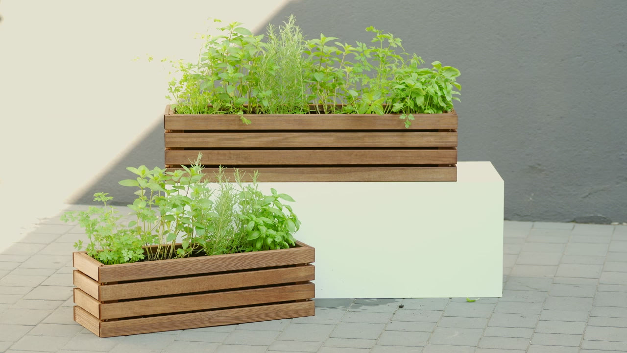 Załaduj wideo: Donica balkonowa 86 cm brązowa + wkład 14 l balkon taras ogród